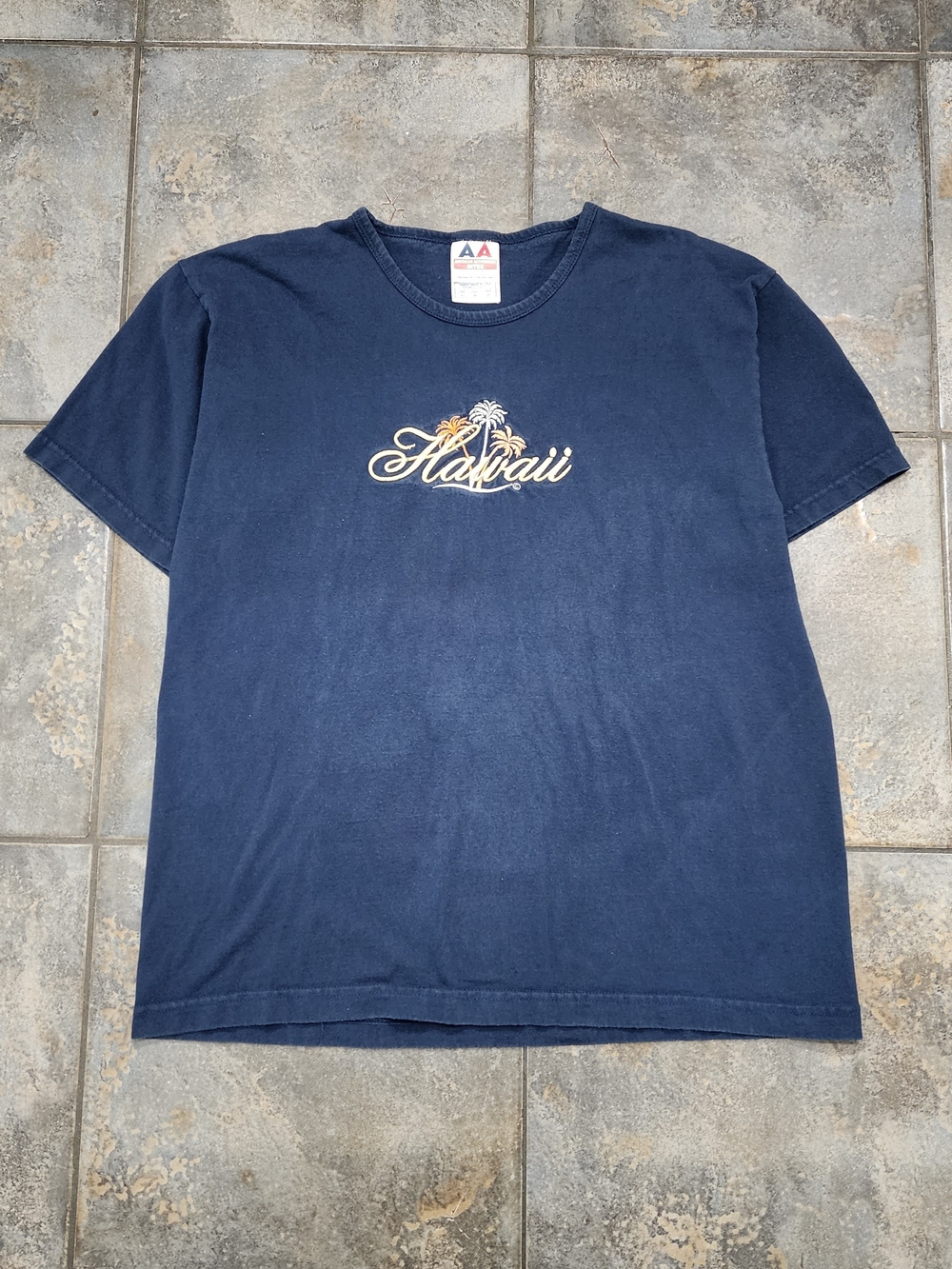 Vintage Y2K Hawaii Large Embroidered Tourist Destination Tropical T Shirt
